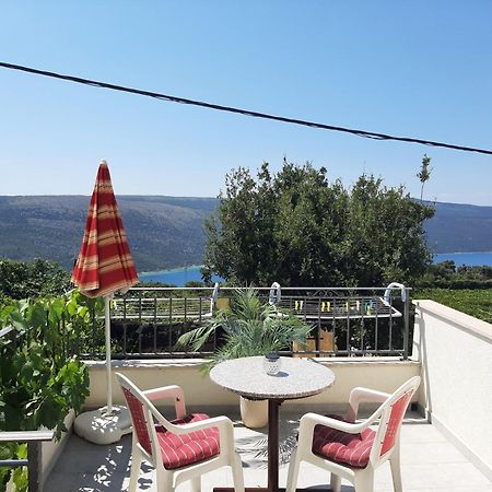 Accommodation Lily Vrana  Екстер'єр фото