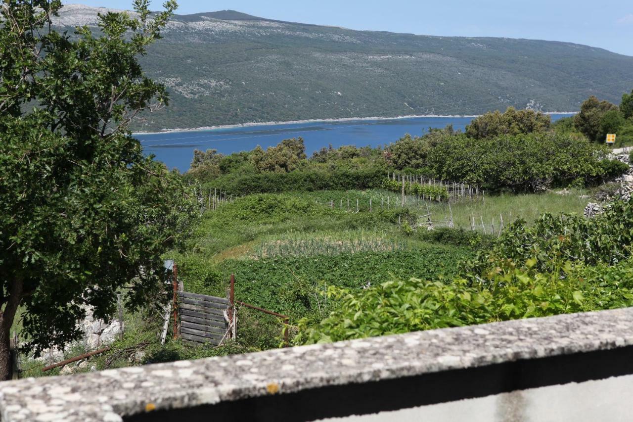 Accommodation Lily Vrana  Екстер'єр фото