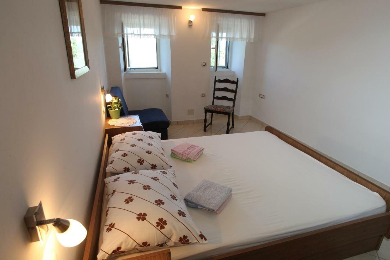 Accommodation Lily Vrana  Екстер'єр фото