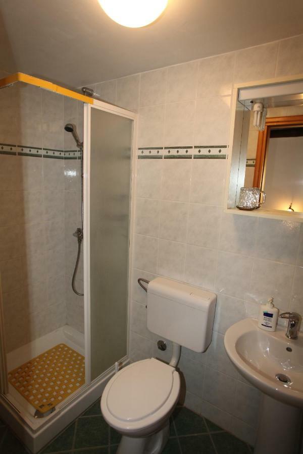 Accommodation Lily Vrana  Екстер'єр фото