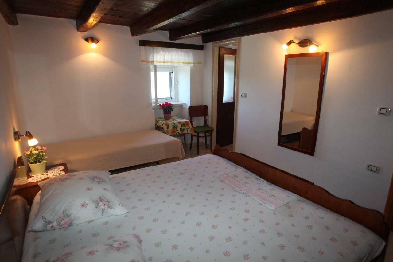Accommodation Lily Vrana  Екстер'єр фото